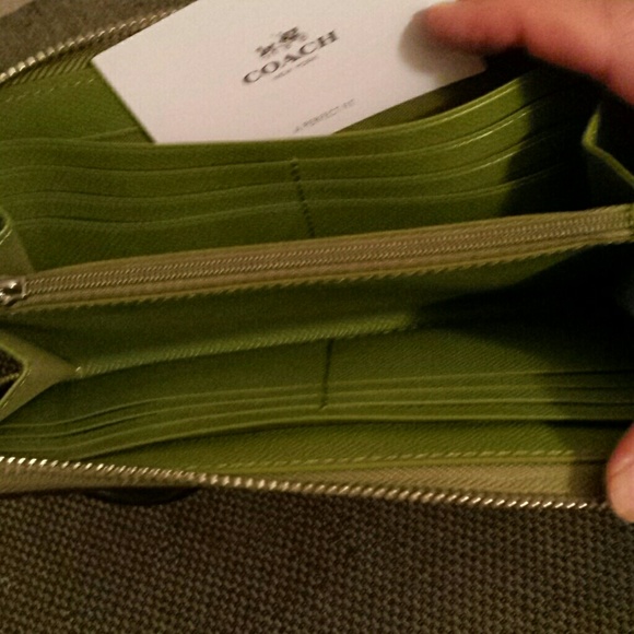 Coach New Leather Wallet Green - Picture 4 of 4